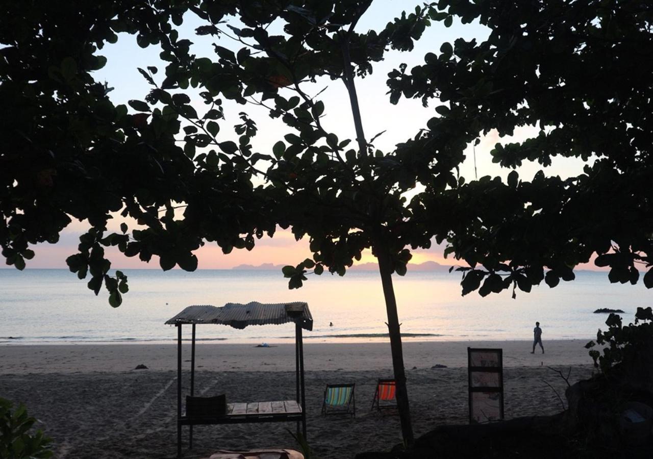 Sun Smile Beach Koh Jum Hotel Exterior foto